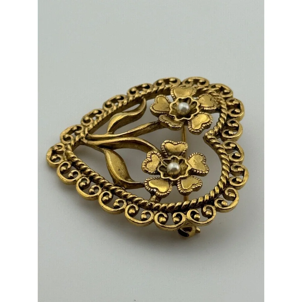 Vintage Heart‎ Flower Brooch Faux Pearl Gold Tone Filigree Pin